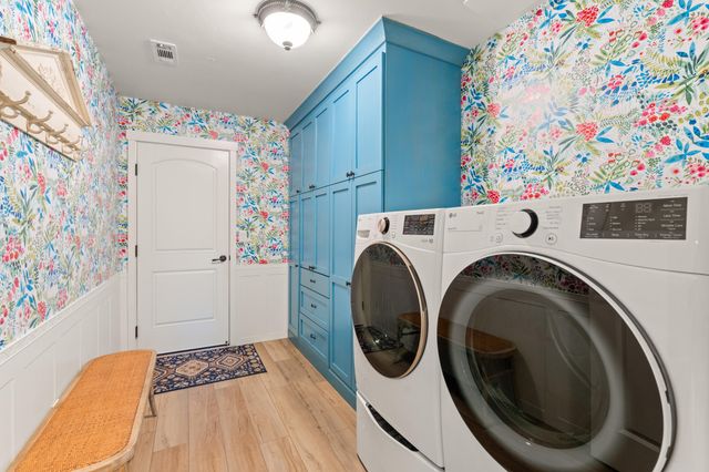 1060 Anglers Place, Shady Cove, OR 97539