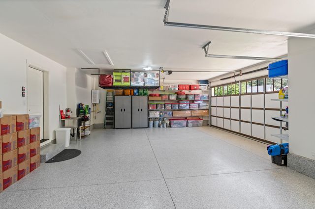 1060 Anglers Place, Shady Cove, OR 97539