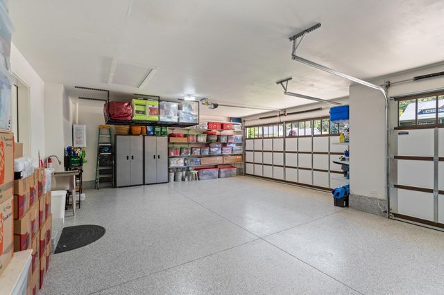 1060 Anglers Place, Shady Cove, OR 97539