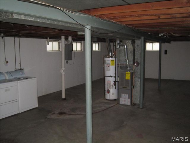 263 Meadowcrest Drive, Ferguson, MO 63135