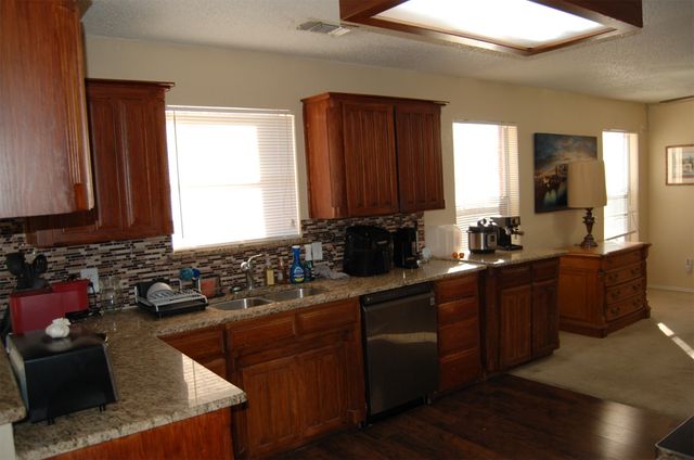 5608 Fairway Circle, Haltom City, TX 76117