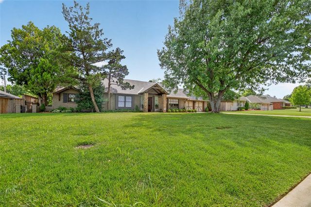 2606 Warwick Drive, Oklahoma City, OK 73116
