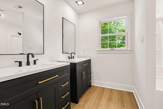 102 Amesbury Lane, Cary, NC 27511