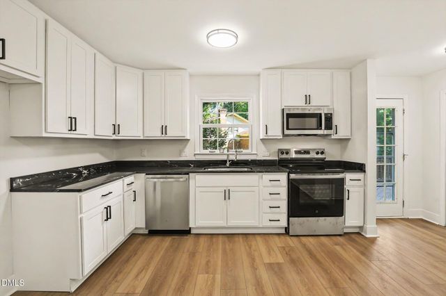 102 Amesbury Lane, Cary, NC 27511