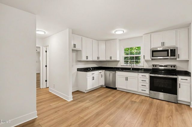 102 Amesbury Lane, Cary, NC 27511