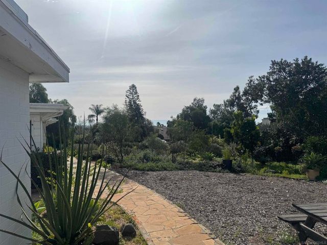 630 Cortez Ave, Vista, CA 92084