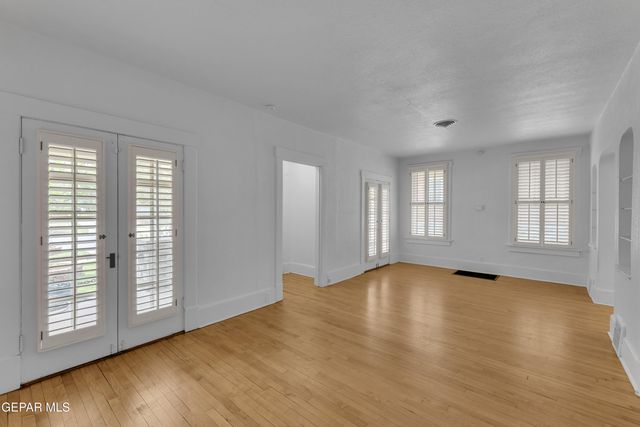 1512 ELM Street, El Paso, TX 79930