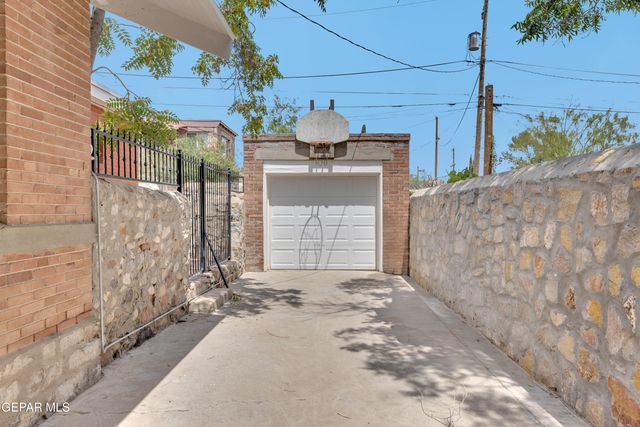 1512 ELM Street, El Paso, TX 79930
