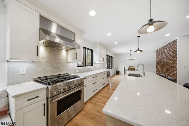 40 HIGH RIDGE ROAD, Parsippany-troy Hills Twp., NJ 07869