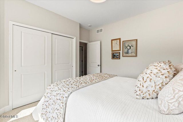 12 Clover Leaf Drive, Halfmoon, NY 12065