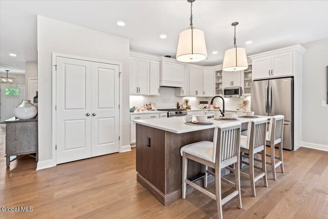 12 Clover Leaf Drive, Halfmoon, NY 12065