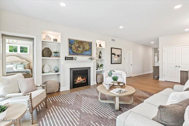 12 Clover Leaf Drive, Halfmoon, NY 12065