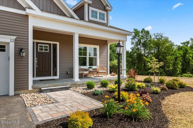 12 Clover Leaf Drive, Halfmoon, NY 12065