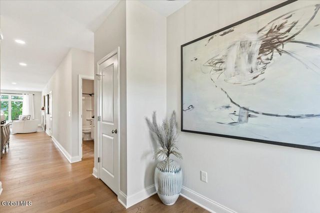 12 Clover Leaf Drive, Halfmoon, NY 12065