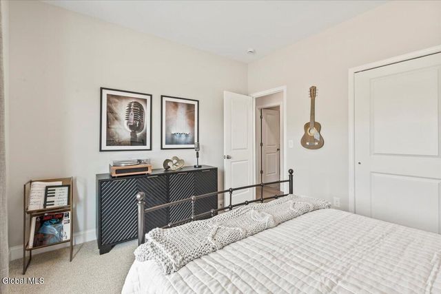 12 Clover Leaf Drive, Halfmoon, NY 12065