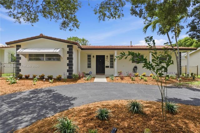 2210 N 52nd Ave, Hollywood, FL 33021