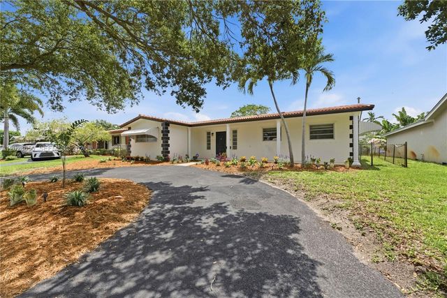 2210 N 52nd Ave, Hollywood, FL 33021