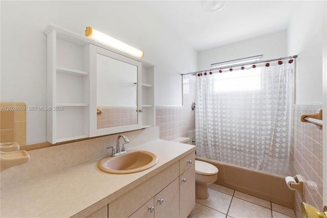 2210 N 52nd Ave, Hollywood, FL 33021