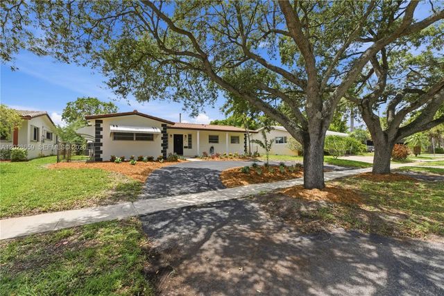 2210 N 52nd Ave, Hollywood, FL 33021