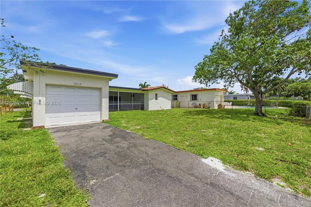 2210 N 52nd Ave, Hollywood, FL 33021