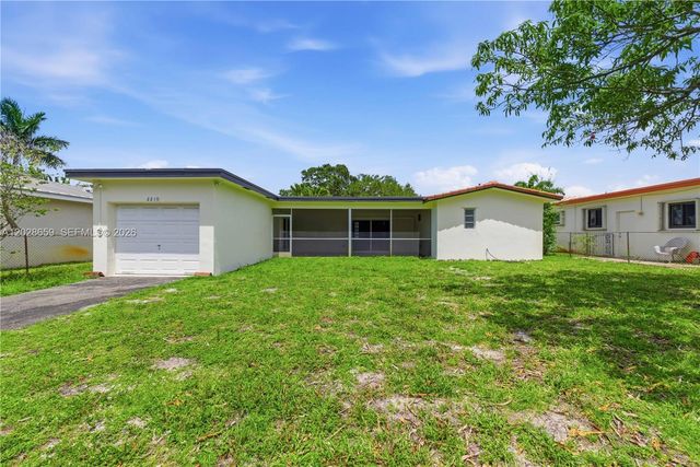 2210 N 52nd Ave, Hollywood, FL 33021