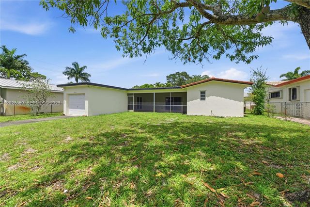 2210 N 52nd Ave, Hollywood, FL 33021