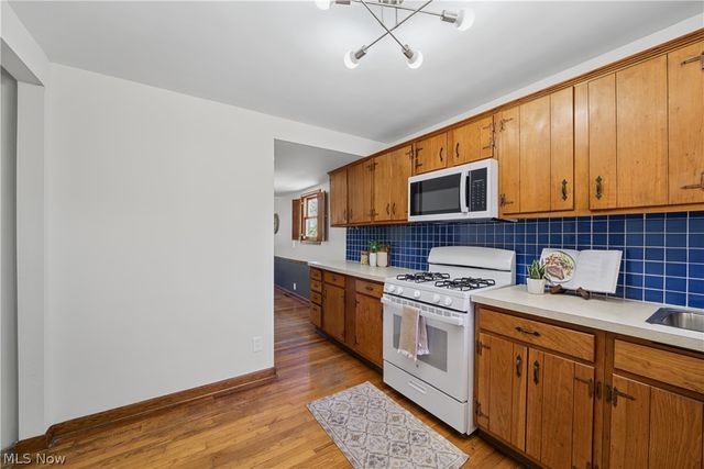 7427 Woodhaven Avenue, Brooklyn, OH 44144