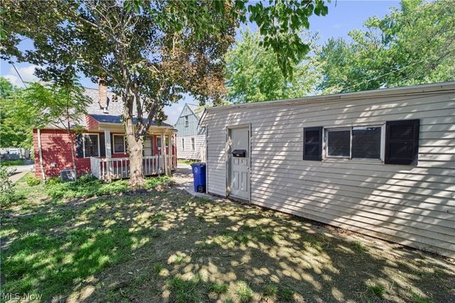 7427 Woodhaven Avenue, Brooklyn, OH 44144