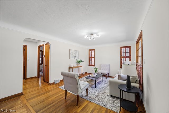 7427 Woodhaven Avenue, Brooklyn, OH 44144