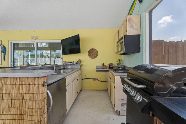 2484 ALBANY DRIVE, Kissimmee, FL 34758