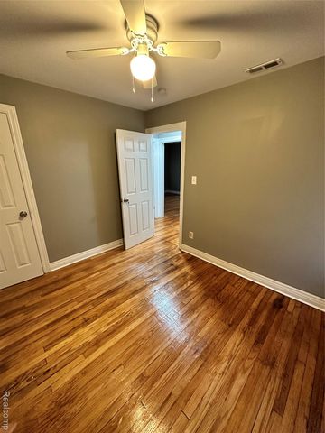 15081 Strathmoor Street, Detroit, MI 48227