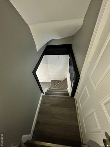 15081 Strathmoor Street, Detroit, MI 48227