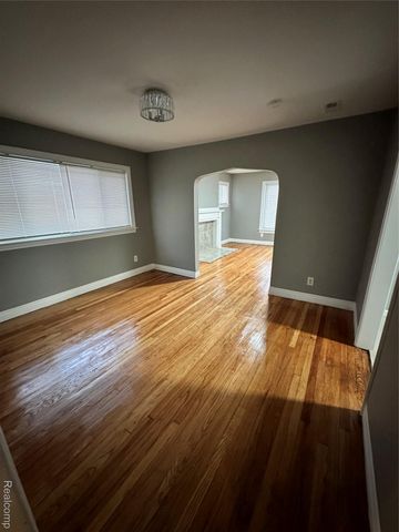 15081 Strathmoor Street, Detroit, MI 48227