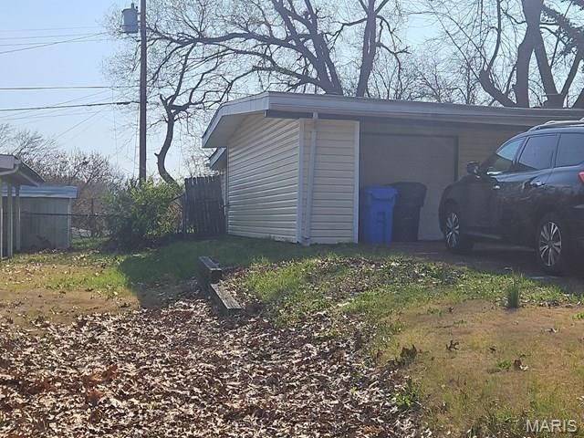 340 Holiday Hill Drive, Florissant, MO 63033