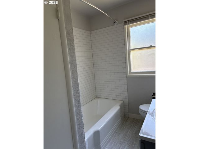 1304 N EMERSON St, Portland, OR 97217
