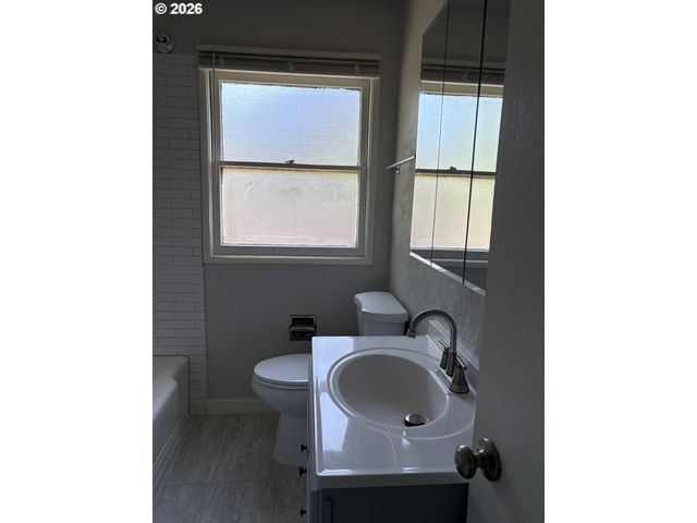 1304 N EMERSON St, Portland, OR 97217