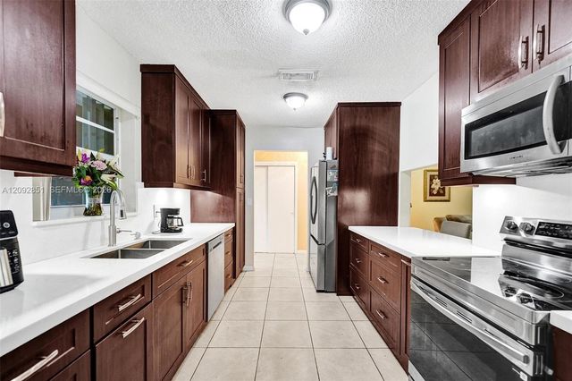 4620 SW 43rd Terrace, Dania Beach, FL 33314