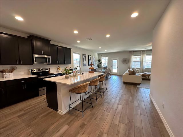128 Limonite LN, Liberty Hill, TX 78642
