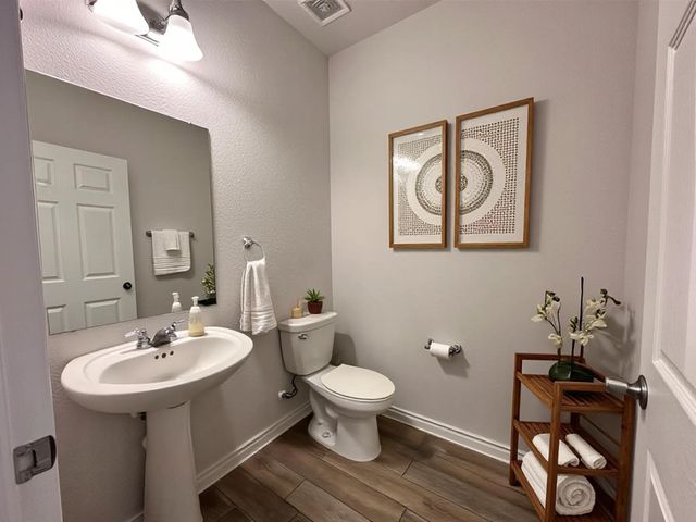 128 Limonite LN, Liberty Hill, TX 78642