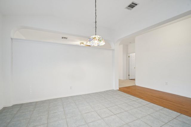 1300 Leah LN, Round Rock, TX 78665