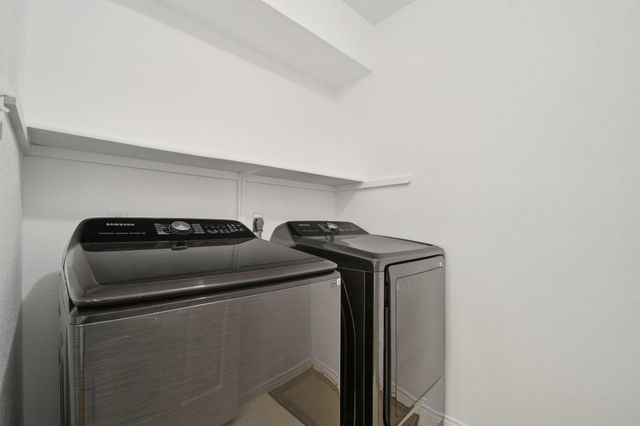 1300 Leah LN, Round Rock, TX 78665