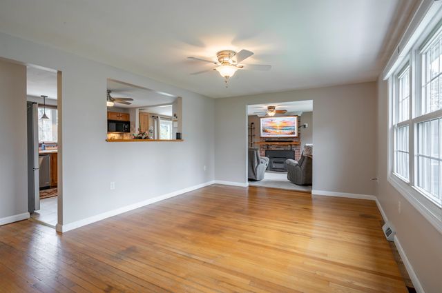 18 Hillside Drive, Nashua, NH 03064