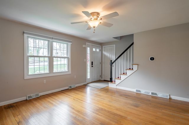 18 Hillside Drive, Nashua, NH 03064