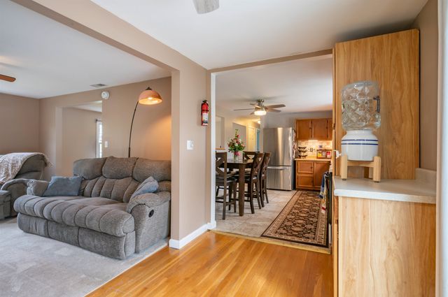 18 Hillside Drive, Nashua, NH 03064