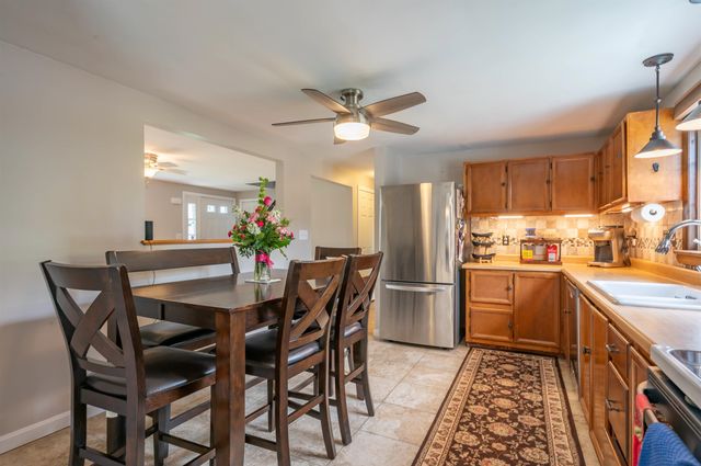 18 Hillside Drive, Nashua, NH 03064