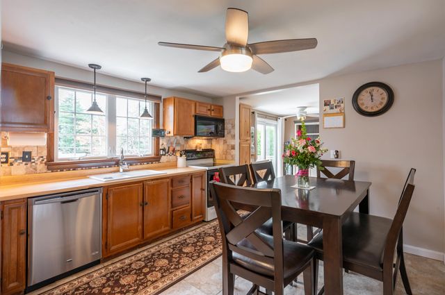 18 Hillside Drive, Nashua, NH 03064