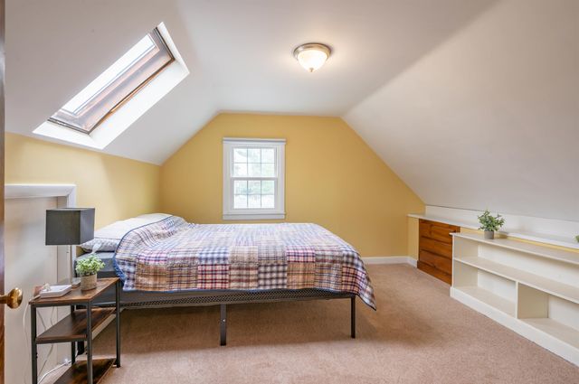 18 Hillside Drive, Nashua, NH 03064