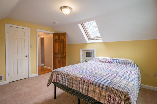 18 Hillside Drive, Nashua, NH 03064