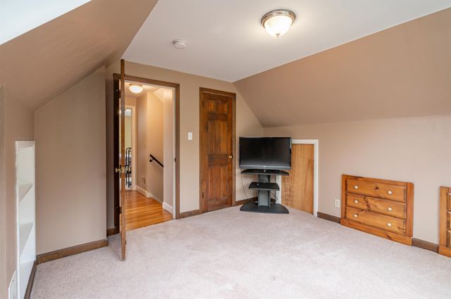 18 Hillside Drive, Nashua, NH 03064