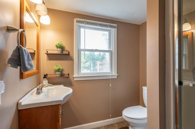 18 Hillside Drive, Nashua, NH 03064